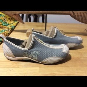 Merrell Barrado sport , zipper front sneaker.